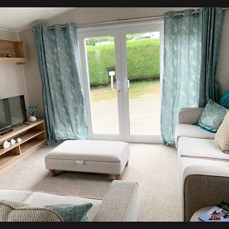 Вилла Exotic 3-Bed Caravan At Newquay Holiday Park Экстерьер фото