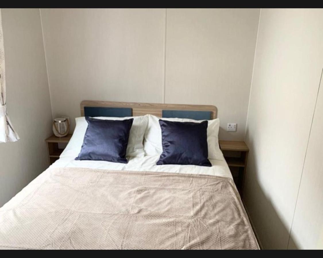 Вилла Exotic 3-Bed Caravan At Newquay Holiday Park Экстерьер фото