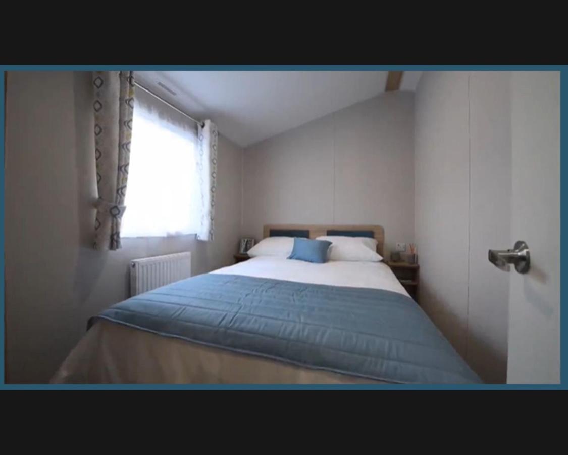 Вилла Exotic 3-Bed Caravan At Newquay Holiday Park Экстерьер фото