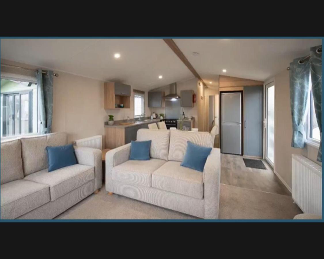 Вилла Exotic 3-Bed Caravan At Newquay Holiday Park Экстерьер фото