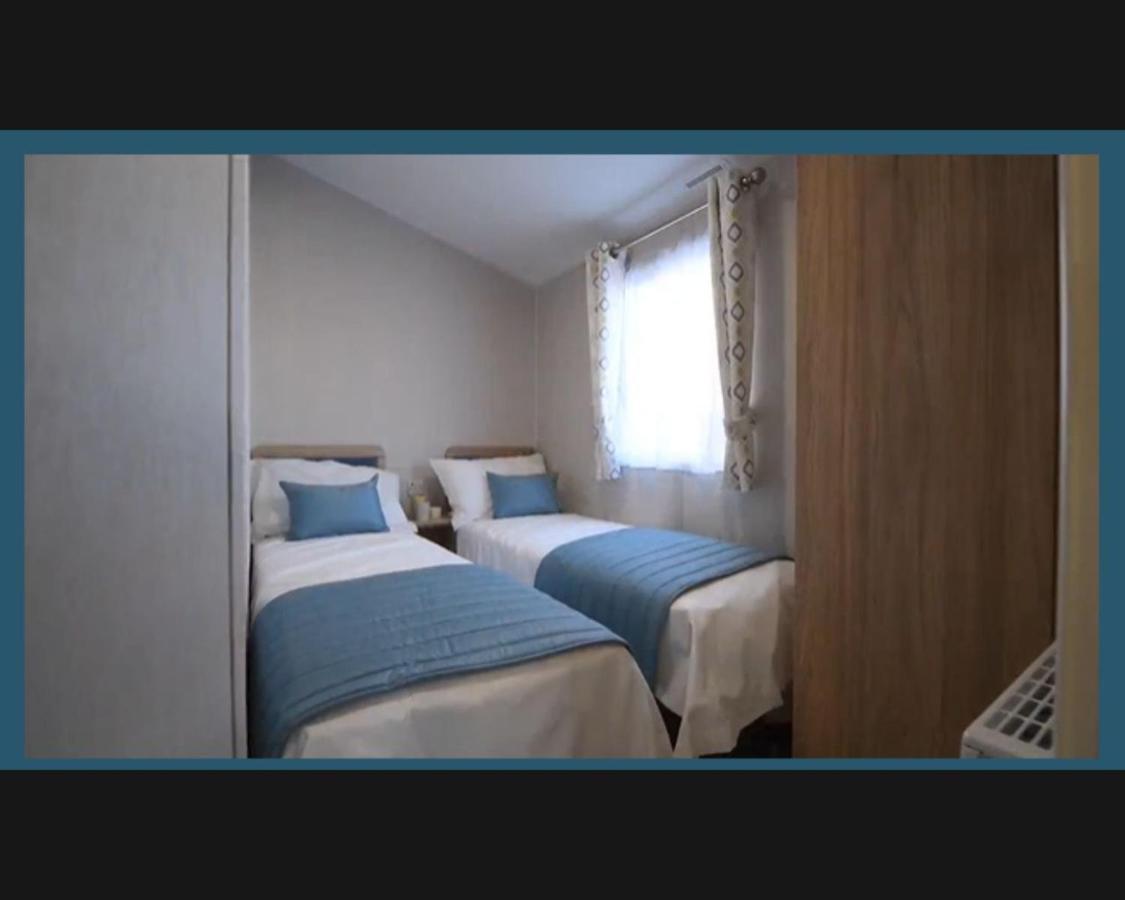 Вилла Exotic 3-Bed Caravan At Newquay Holiday Park Экстерьер фото