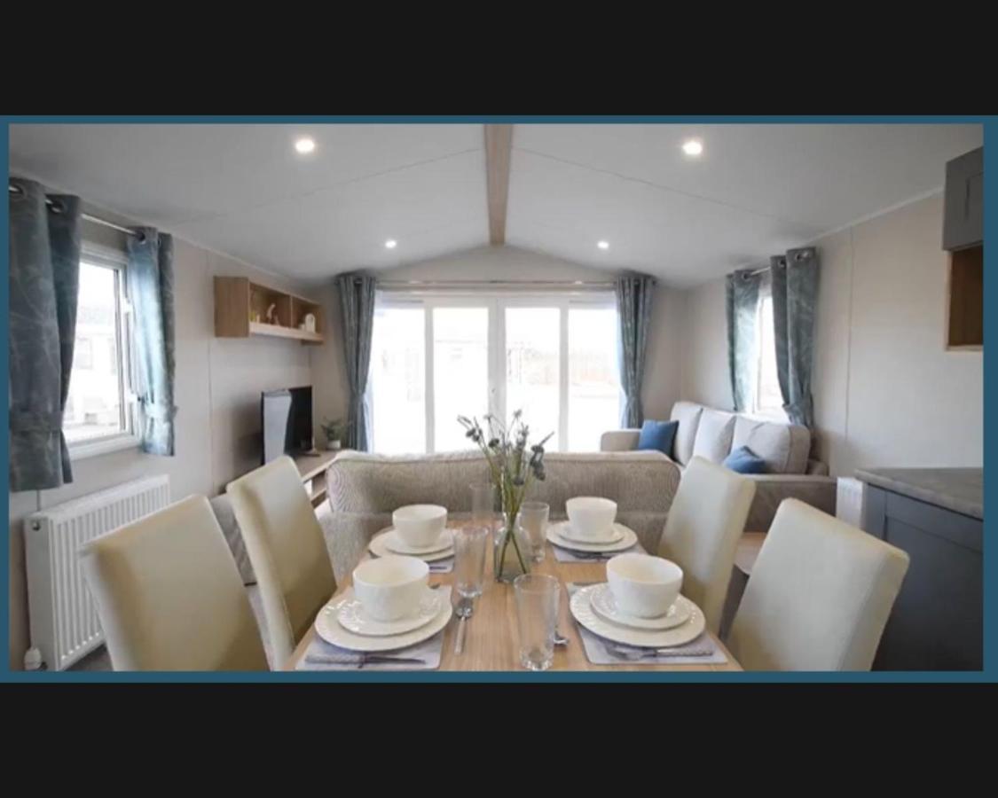 Вилла Exotic 3-Bed Caravan At Newquay Holiday Park Экстерьер фото