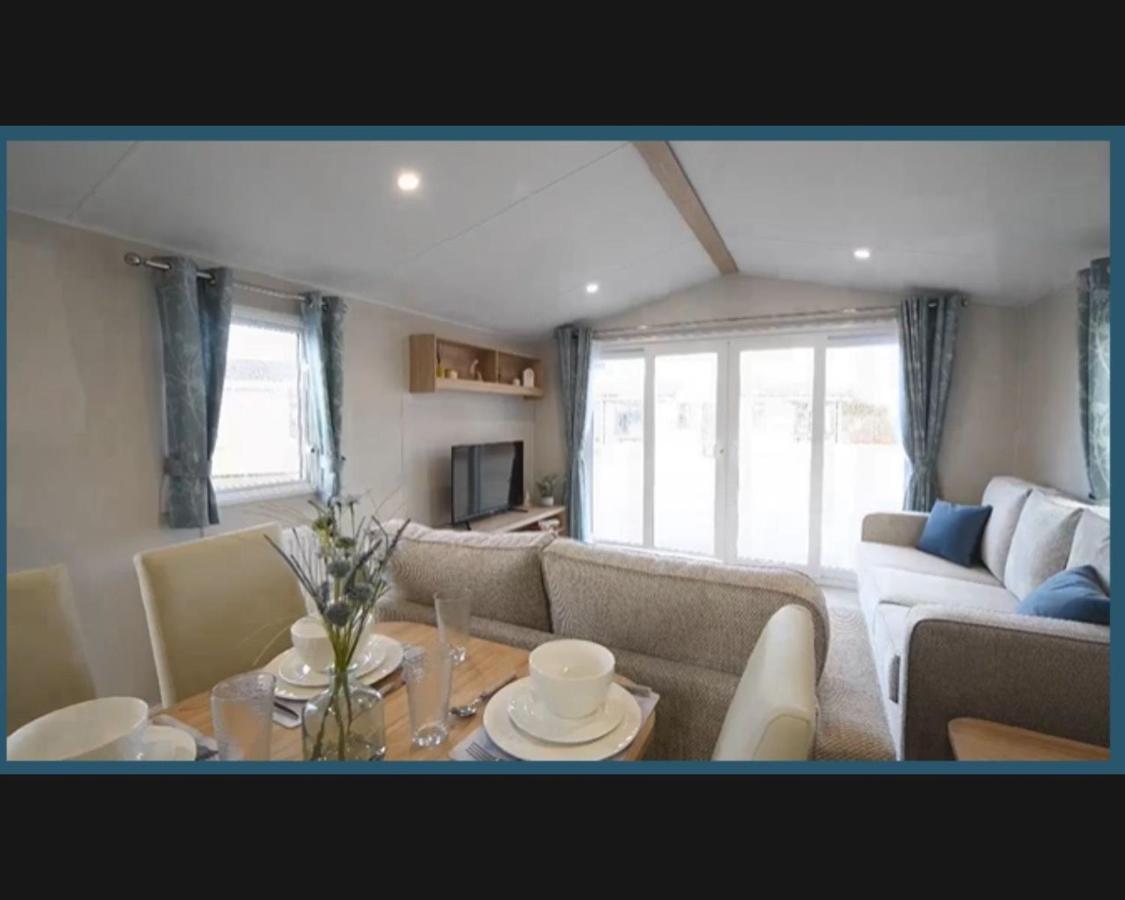 Вилла Exotic 3-Bed Caravan At Newquay Holiday Park Экстерьер фото
