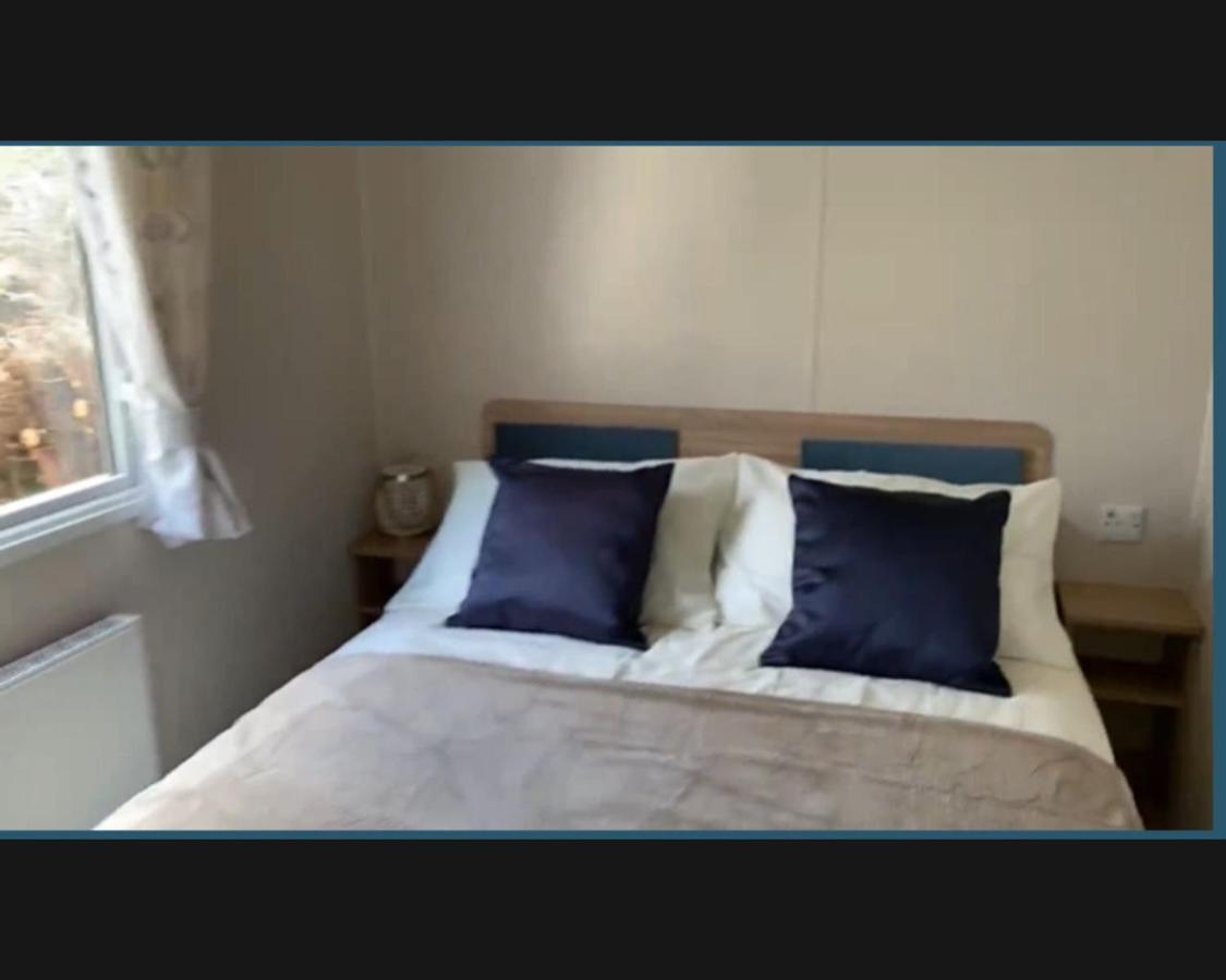 Вилла Exotic 3-Bed Caravan At Newquay Holiday Park Экстерьер фото