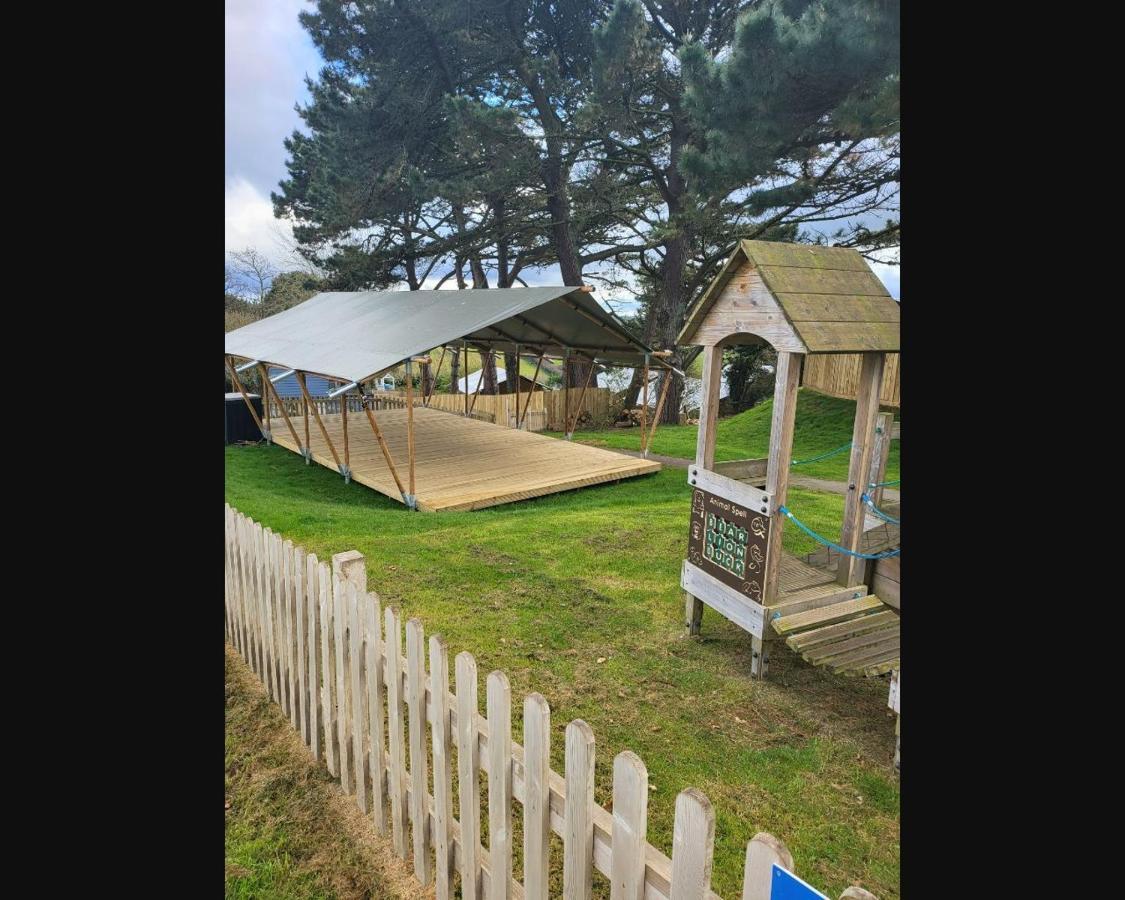 Вилла Exotic 3-Bed Caravan At Newquay Holiday Park Экстерьер фото