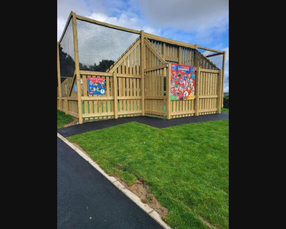 Вилла Exotic 3-Bed Caravan At Newquay Holiday Park Экстерьер фото