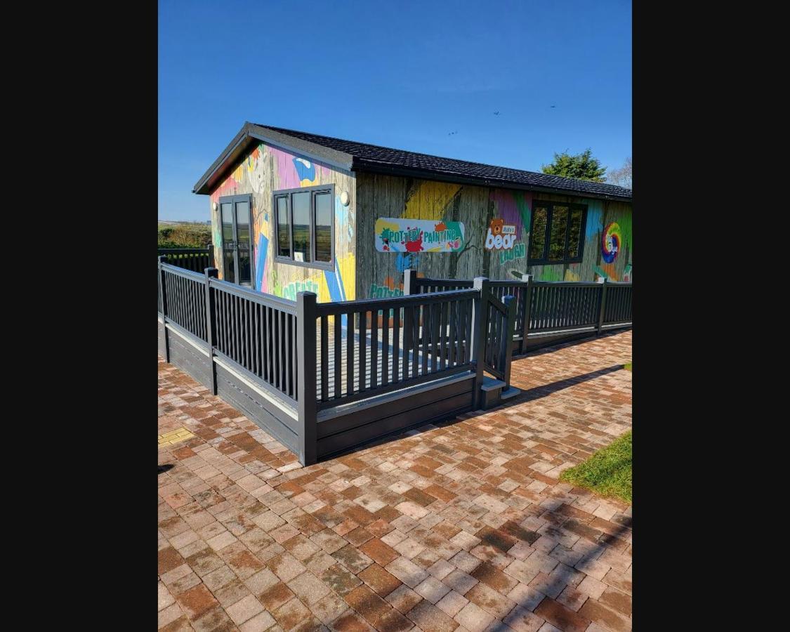 Вилла Exotic 3-Bed Caravan At Newquay Holiday Park Экстерьер фото