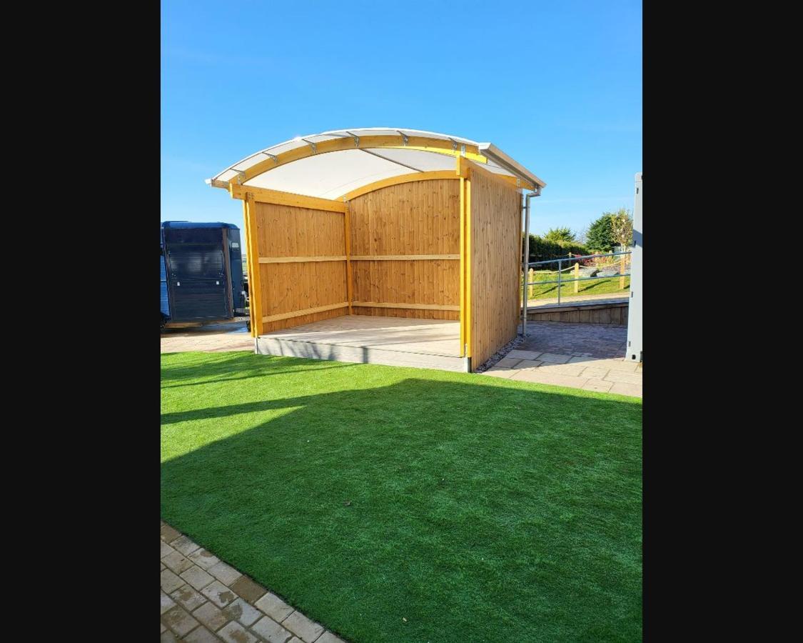 Вилла Exotic 3-Bed Caravan At Newquay Holiday Park Экстерьер фото
